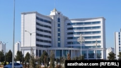 Aşgabat, Ruhnama mekdebi