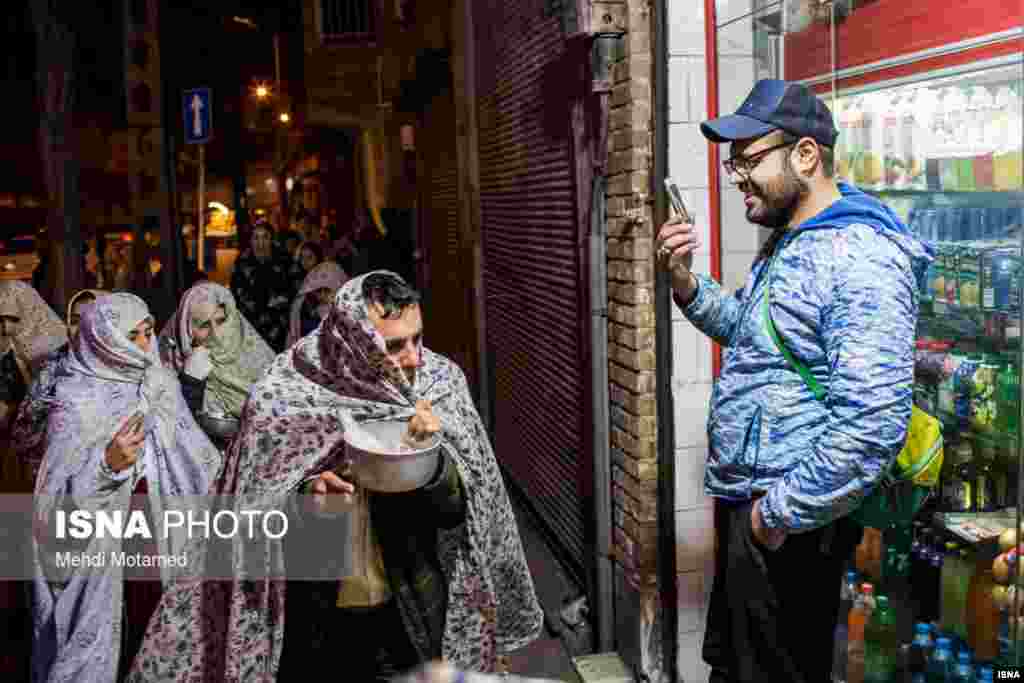 مراسم قاشق&zwnj;زنی در قزوین.