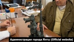Макет пам'ятника, який планують встановити в Ялті
