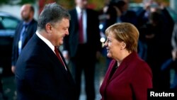Петро Порошенко і Анґела Меркель, архівне фото