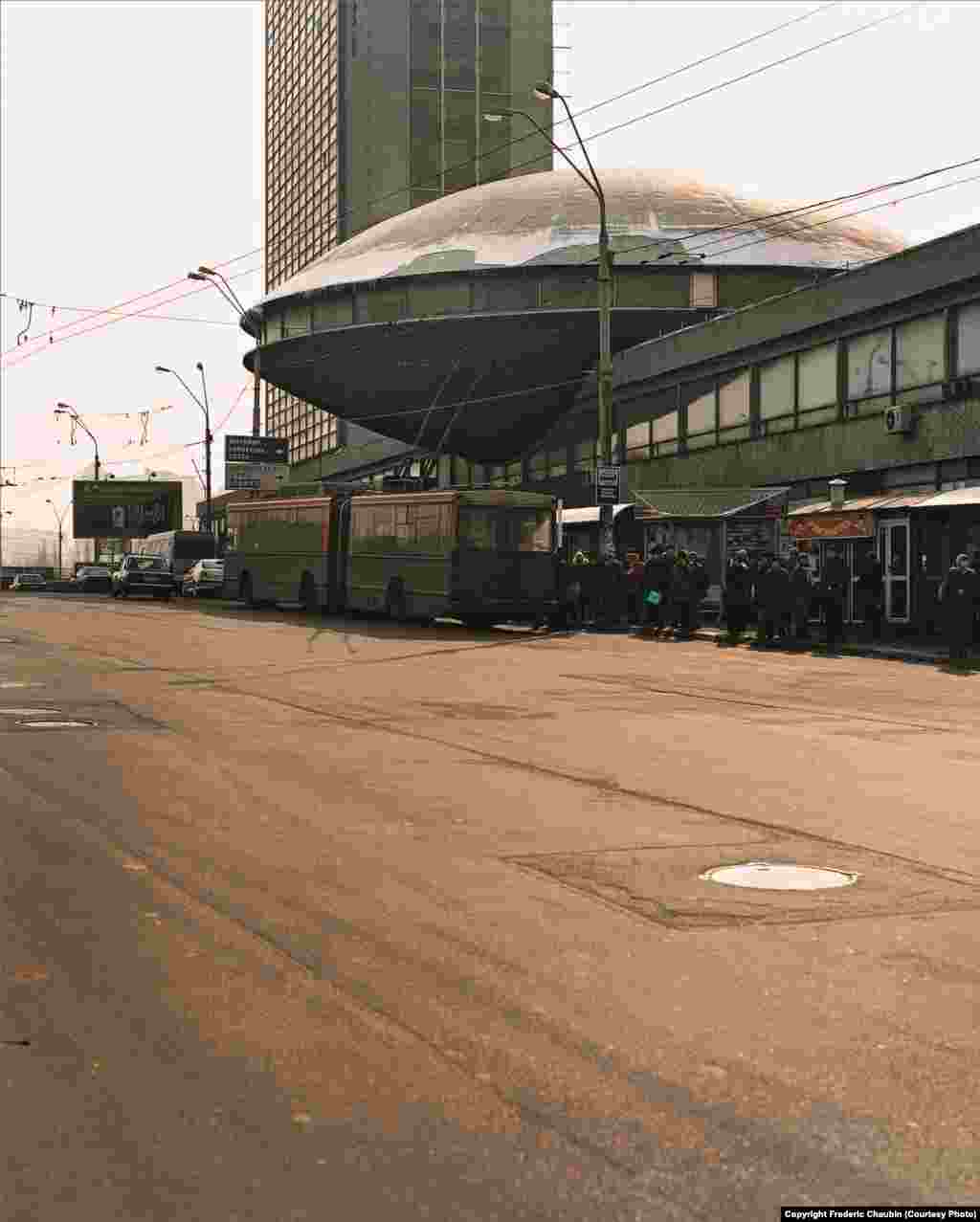 The Ukrainian Institute of Scientific and Technological Research and Development in Kyiv by architects L. Novikov and F. Turiev, built in 1971