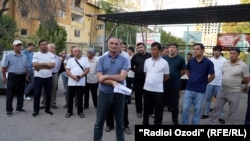 Сокинони биноҳои баҳсӣ мегӯянд, талабшон ин аст, ки ширкати бинокор назару хости онҳоро ба эътибор гирад