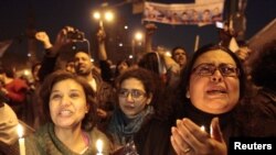 Демонстранти в Каїрі святкують відставку Мубарака