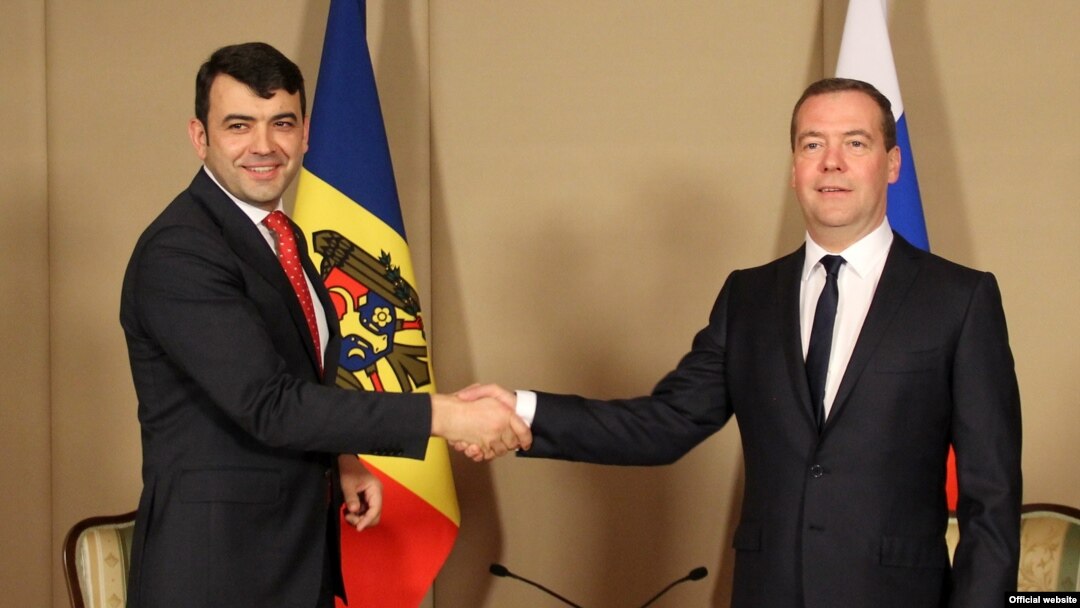 Prime Ministers Chiril Gaburici of Moldova and Dmitry Medvedev meet in Burabay on May 29.