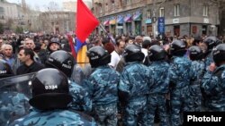 Armenia -- Riot police at a rally held in Yerevan by the opposition Armenian National Congress, 8Apr2011.