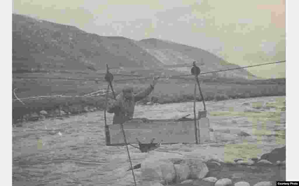 Гидрометрический створ на реке Нарын - Кок-Джерты. 1938 год.&nbsp;