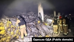 ოდესის ოლქის სამხედრო ადმინისტრაციამ 22 აპრილს სოციალური ქსელებით გაავრცელა საპორტო ინფრასტრუქტურაზე რუსული დრონებით შეტევის შედეგების ამსახველი ფოტოები