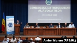 Președintele Uniunii Avocaților, Dorin Popescu, și membrii Consiliului Uniunii Avocaților, la Congresul extraordinar din 25 iulie 2025