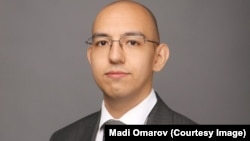 Саясаттанушы Мәди Омаров. (Madi Omarov telegram-арнасынан)