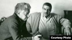Владимир Войнович и Сергей Довлатов. Фото Нины Аловерт