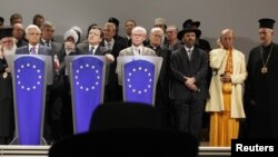 Європейські лідери під час прес-конференції після зустрічі з релігійними лідерами у Брюсселі, 19 липня 2010 року