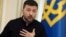 За словами Володимира Зеленського, тристороння зустріч України, США й Росії може відбутися в Об’єднаних Арабських Еміратах, Швейцарії, Туреччині або іншій країні