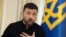 Зеленський також заявив, що Україна має «вигідну позицію для переговорів», зазначивши, що країна стала сильнішою, ніж торік