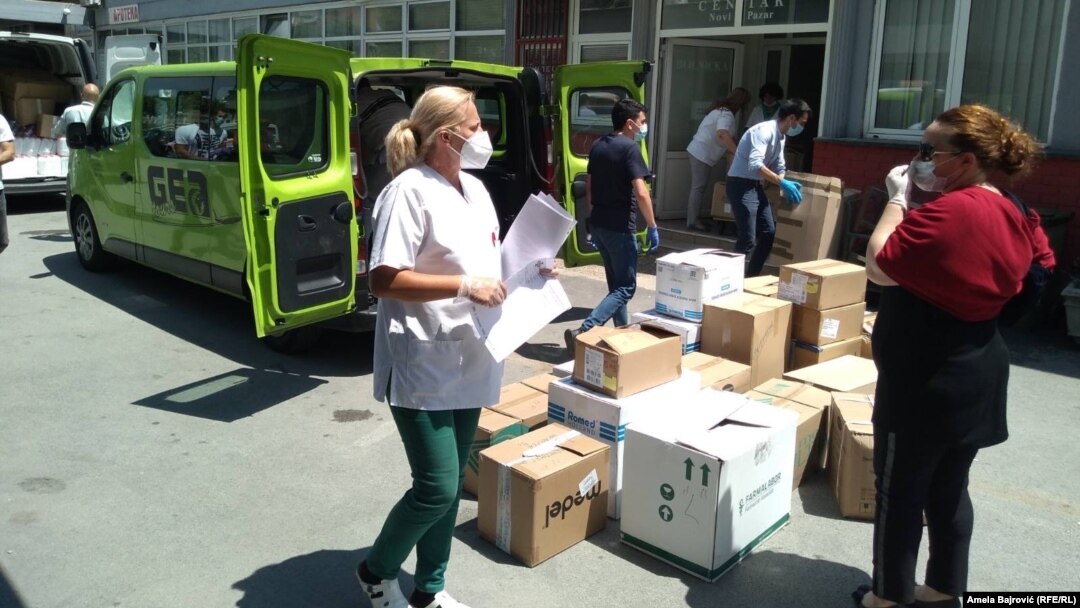 Pomoć civilnih organizacija i građana bolnici u Novom Pazaru, 3. jul