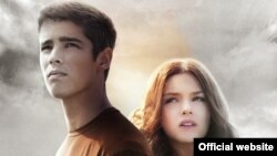 "The Giver" ("Бирүче") фильмы постеры