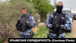 Зникнення сім'ї та розстріл: підсумки обшуків у Криму 11 травня (фотогалерея)