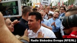 Архивска фотографија - Зоран Заев на антивалдини протести во Скопје. 