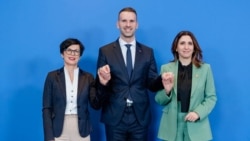 Evropska komesarka za proširenje Marta Kos, predsjednik Crne Gore Milojko Spajic i ministarka za evropska pitanja Kipra, Marilena Raunu nakon zatvaranja poglavlja 21 u Briselu 17. mart 2026.