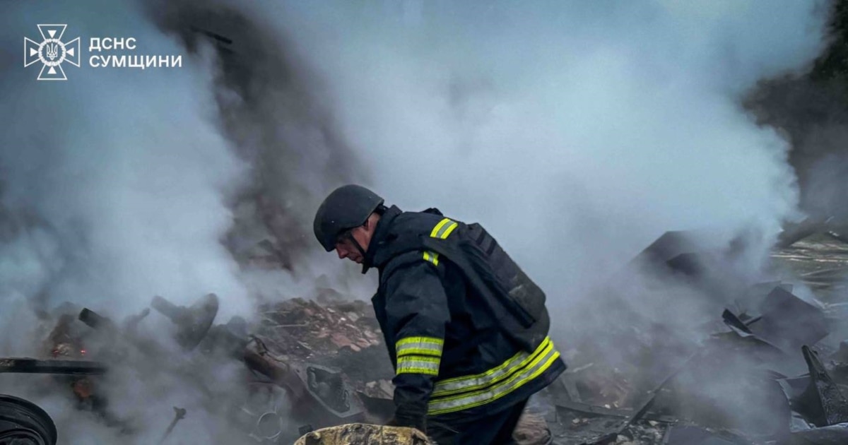 Влада повідомляє про постраждалих у Сумах через влучання в житловому секторі