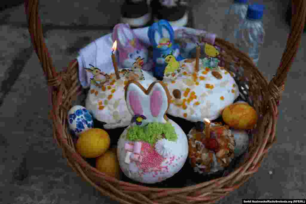 І кожен намагається зробити так, щоб саме його був найкращим.Великдень. Успенський собор Києво-Печерської лаври. Київ, 12 квітня 2026 року