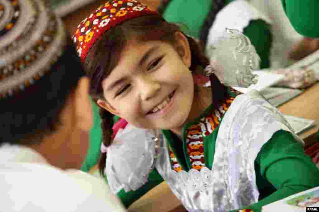 Төркмәнстанда урыс мәктәбе #20