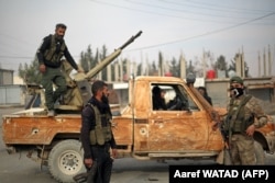 Бойцы курдских "Сирийских демократических сил" (СДС) на северо-востоке провинции Алеппо. Весна 2025 года