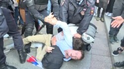 Police Unleash Clubs, Beating And Detaining People In The Russian Capital