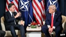 ABŞ prezidenti Donald Tramp Davosda Dünya İqtisadi Forumu çərçivəsində NATO-nun baş katibi Mark Rutte ilə görüşür.
