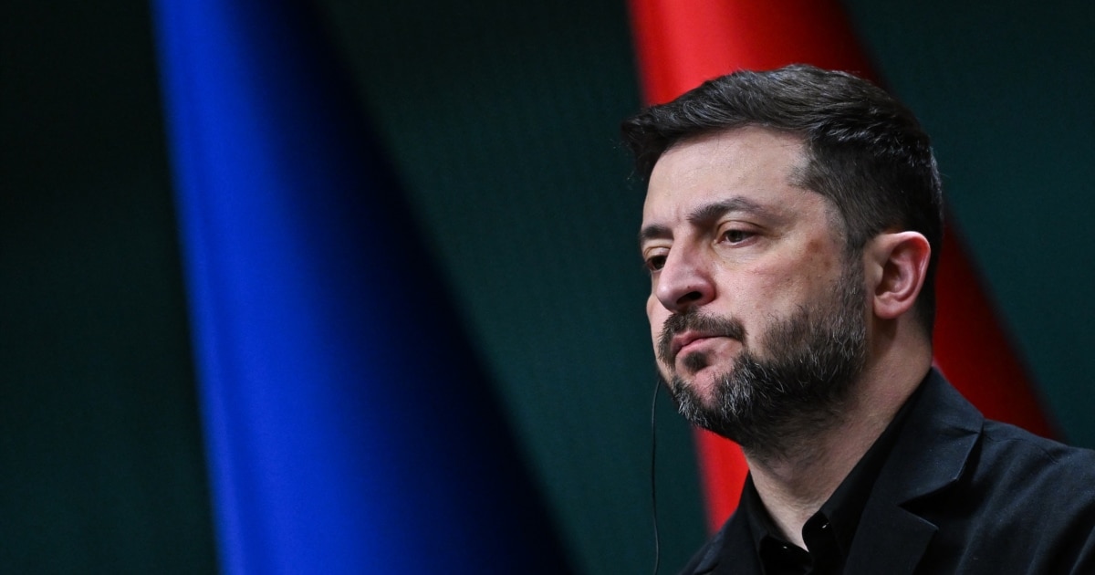 Zelensky intensifikon përpjekjet diplomatike mes sulmeve ruse dhe skandalit korruptiv