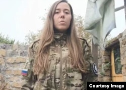 Alisa gjatë shërbimit në ushtrinë ruse.