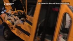 Нью-Йорк: наезд на школьный автобус