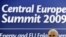 Srbija je bila domaćin mnogih regionalnih i međunarodnih skupova, fotografija sa 16. samita zemalja centralne i istočne Evrope u Novom Sadu, juni 2009. 