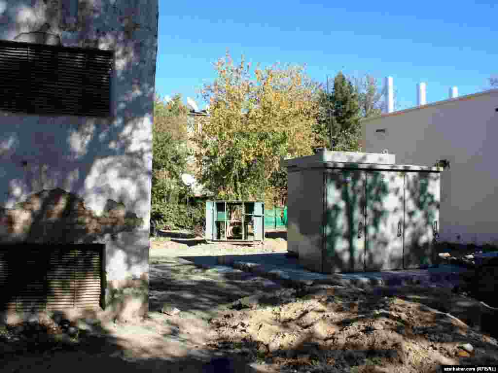 Elektrik transformatory, Aşgabat, 2010-njy ýylyň dekabr aýy.