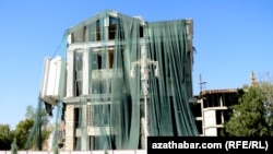 Aşgabatda gözellik salony sökülýär