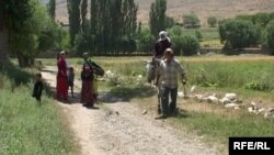 Зардалы айылы. Баткен, 24-июль, 2009