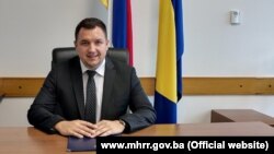 Bivši ministar za ljudska prava i izbjeglice BiH Miloš Lučić, maj 2020.