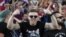 ВЕРТИКАЛЬ ВЛАСТИ: Российские футбольные хулиганы: Кремль одобряет (видео)