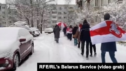Білоруси вдаються до мікропротестів на околицях міст, щоб уникнути побиття та арештів