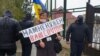 Чинний президент Молдови Ігор Додон голосує на виборчій дільниці у Кишиневі