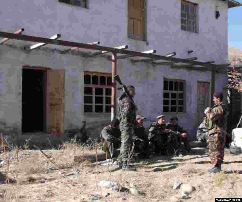 Soldiers before search in operation