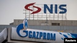 Ko kupuje NIS, tri kupca u igri