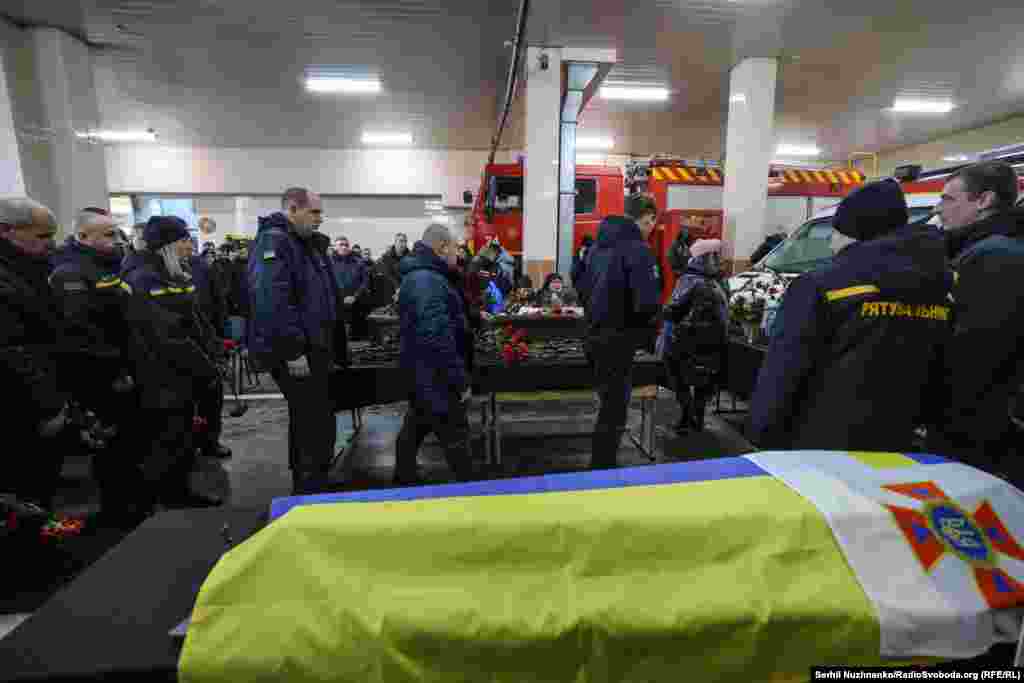 Рятувальник Олександр Зібров отримав тяжкі травми 9 січня під час повторного російського обстрілу Дарницького району Києва