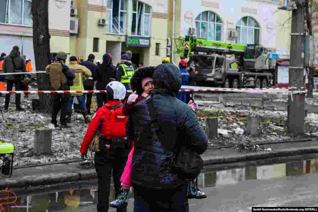 На місці російської атаки у Дніпровському районі Києва