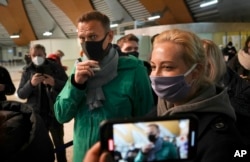 Алексей Навальный перед задержанием в аэропорту Шереметьево. 17 января 2021 года