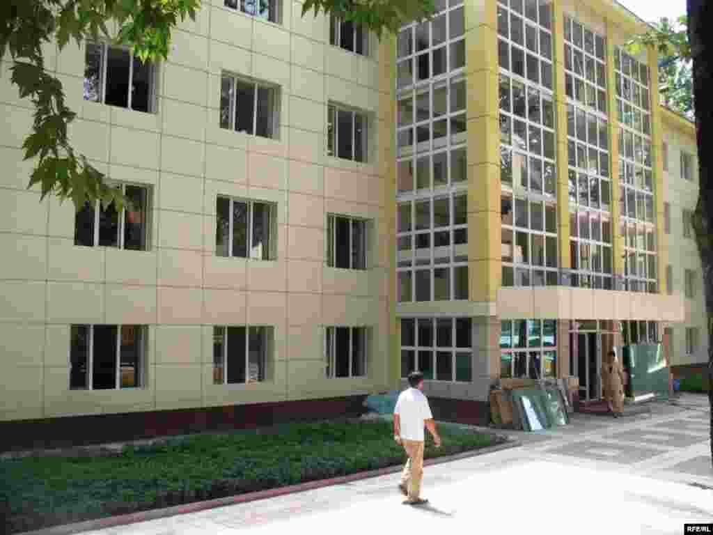 Нахустин гимназияи хусусӣ #23