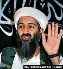 Osama bin Laden la o conferință de presă susținută în Afghanistan in 26 mai 1998.