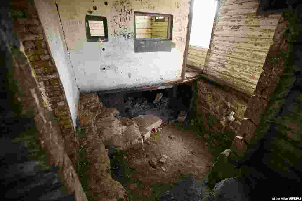 Taxta sarayın indiki halı bu cürdür.