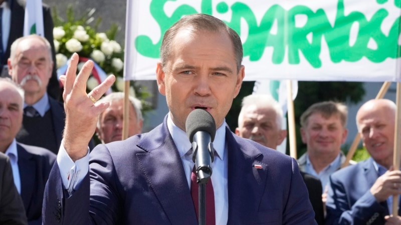 Karol Nawrocki, eurosceptic și pro-Trump, preia mandatul de președinte al Poloniei