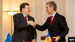 Jose Manuel Barosso și Iurie Leancă, Chișinău, 12 iunie 2014