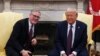 Kryeminstri britanik, Keir Starmer, dhe presidenti amerikan, Donald Trump, gjatë takimit të tyre në Zyrën Ovale. Fotografi nga arkivi. 